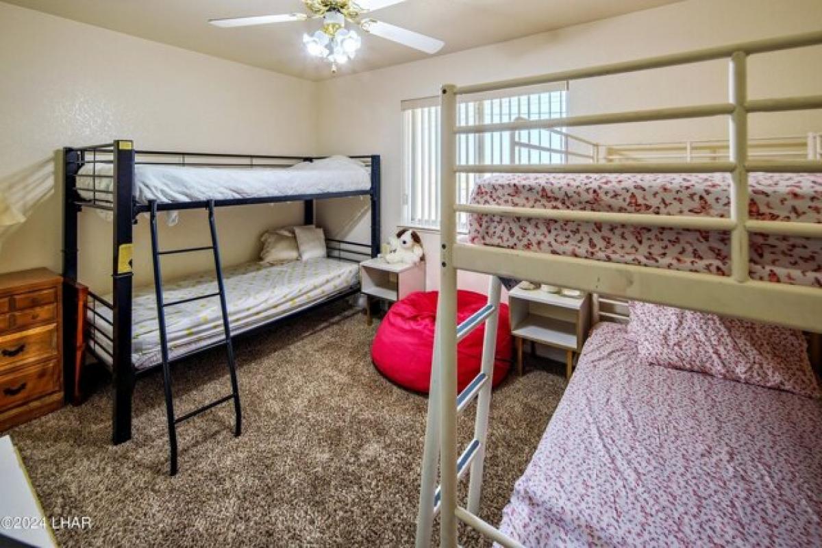 Casa de 3 dormitorios en Lake Havasu City, USA No. 407260