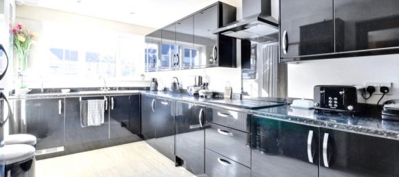 3 bedrooms House in Grays, United Kingdom No. 4965 10