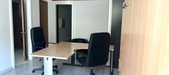 70m² Office in Florence, Italy No. 160602 3