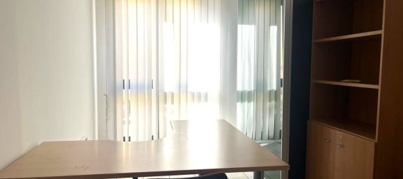 70m² Office in Florence, Italy No. 160602 8