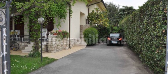 6 bedrooms Villa in Forte dei Marmi, Italy No. 280748 2