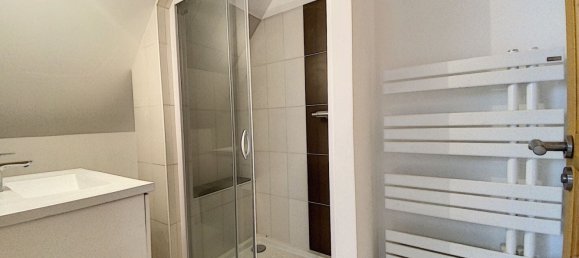 Casa de 3 dormitorios en Senlis, France No. 76840 16