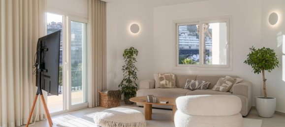 3 bedrooms Penthouse in La Quinta, Spain No. 176215 8