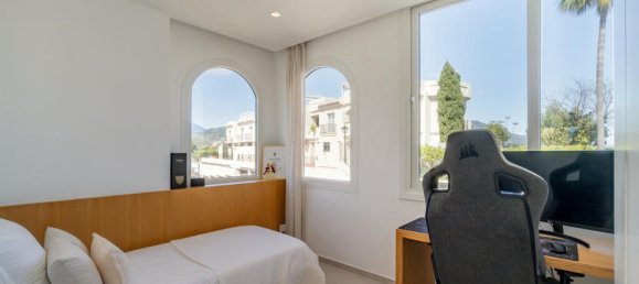 3 bedrooms Penthouse in La Quinta, Spain No. 176215 30