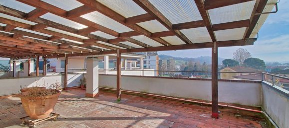 4-salle Appartement à San Giovanni Valdarno, Italy No. 223331 12