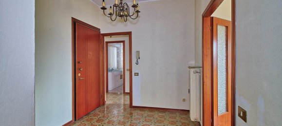 4-salle Appartement à San Giovanni Valdarno, Italy No. 223331 6