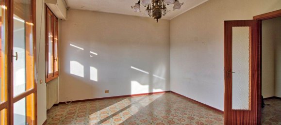 4-salle Appartement à San Giovanni Valdarno, Italy No. 223331 15