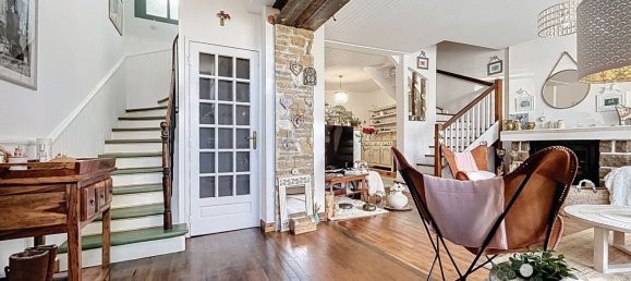 3 bedrooms House in Bazouges-la-Perouse, France No. 275364 2