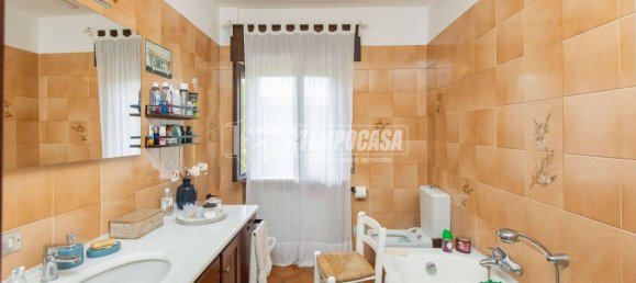 6 Schlafzimmer Haus in Oleggio, Italy, Nr. 336218 16