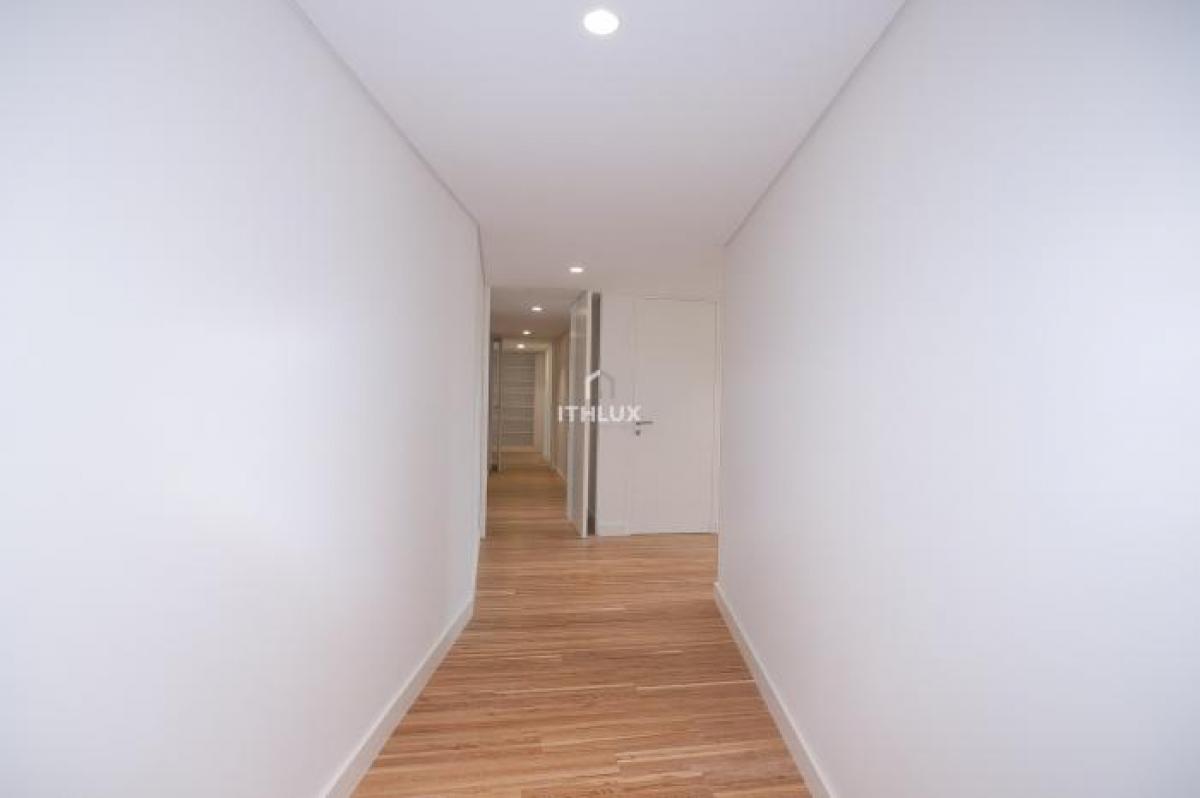 3 bedrooms Apartment in Lisbon, Portugal No. 2473