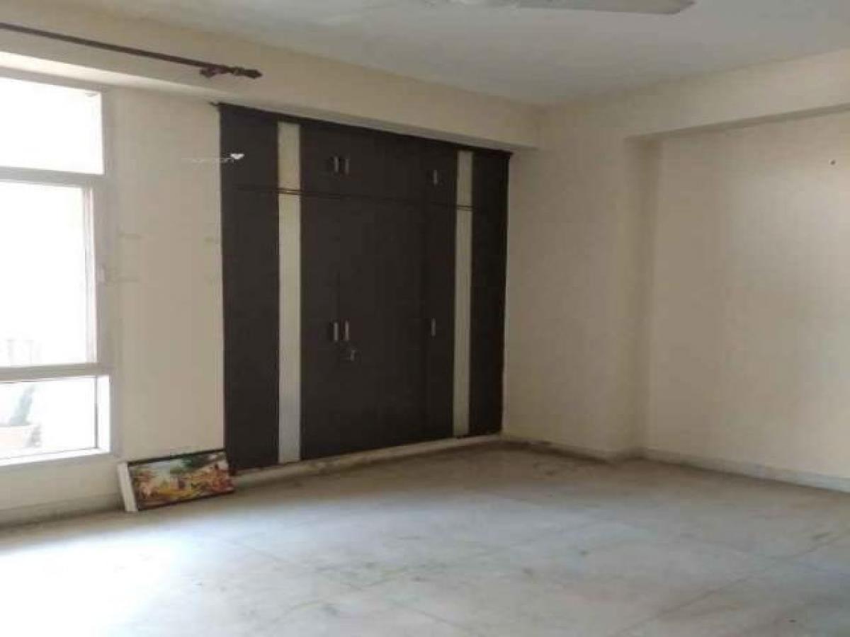 4 bedrooms House in Ghaziabad, India No. 29095