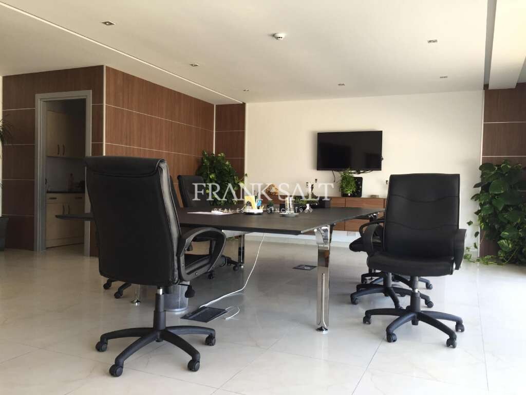 125m² Office in Swatar, Malta No. 12337