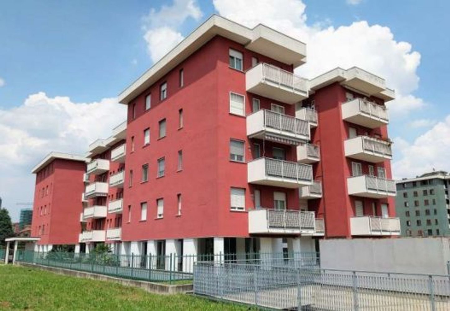 Apartamento de 3 divisões em Garbagnate Milanese, Italy N.º 6869