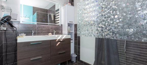 4 Schlafzimmer Villa in Isere, France, Nr. 240262 8