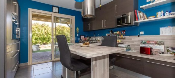 4 Schlafzimmer Villa in Isere, France, Nr. 240262 3