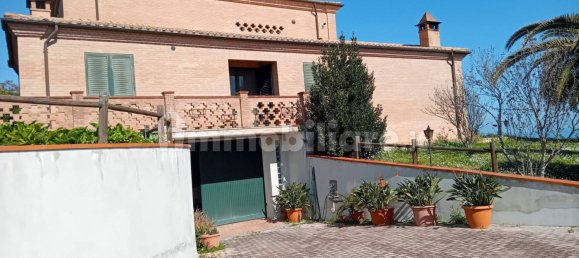 2 chambres Maison à Roseto degli Abruzzi, Italy No. 252172 9