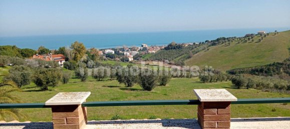 2 chambres Maison à Roseto degli Abruzzi, Italy No. 252172 4