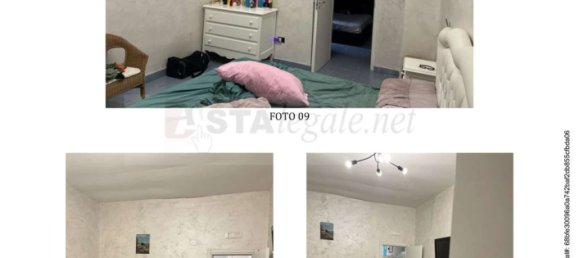 4 rooms Apartment in Naples, Italy No. 12905 3