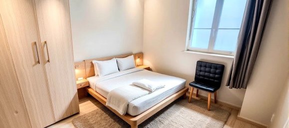 2 rooms Apartment in Paris, France No. 325247 3