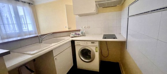 2 rooms Apartment in Paris, France No. 325247 6