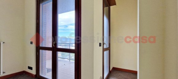 3 rooms Apartment in L'Aquila, Italy No. 167996 10