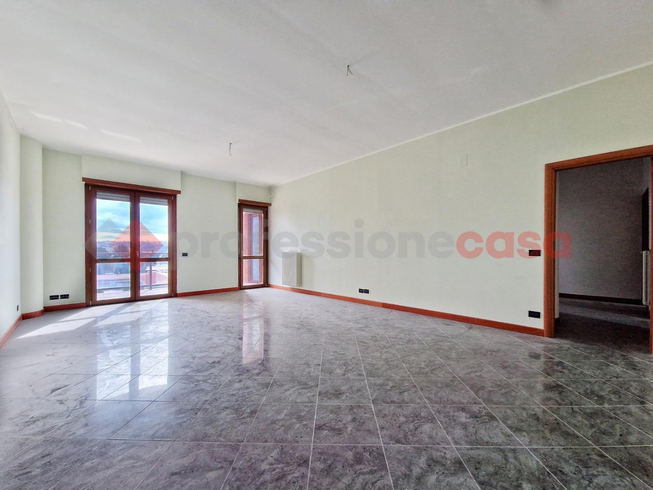 3 rooms Apartment in L'Aquila, Italy No. 167996