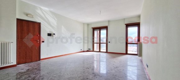 3 rooms Apartment in L'Aquila, Italy No. 167996 3