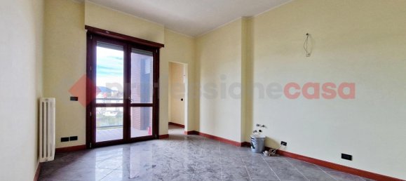 3 rooms Apartment in L'Aquila, Italy No. 167996 8