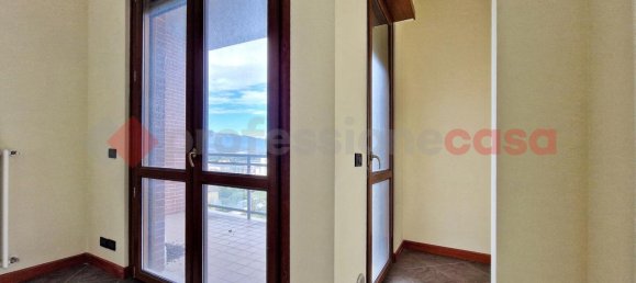 3 rooms Apartment in L'Aquila, Italy No. 167996 9