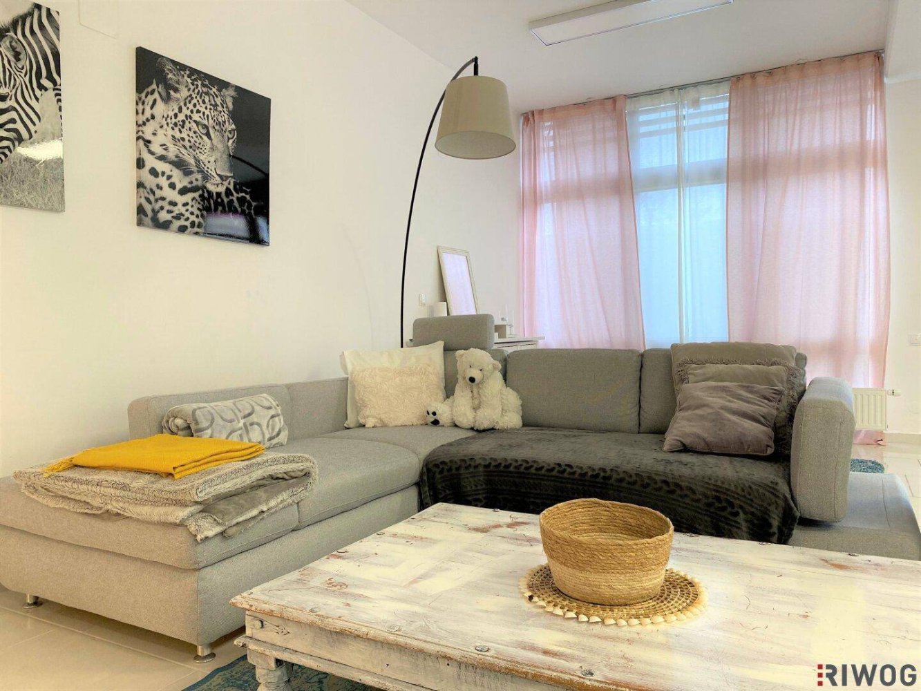 Propiedad comercial de 4 habitaciónes en Wiener Neustadt, Austria No. 95081