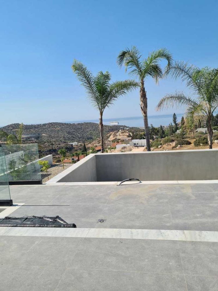 6 bedrooms Villa in Parekklisia, Cyprus No. 18969