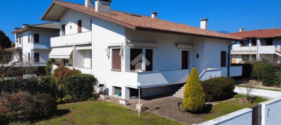 4 bedrooms Villa in Bassano del Grappa, Italy No. 61635 4