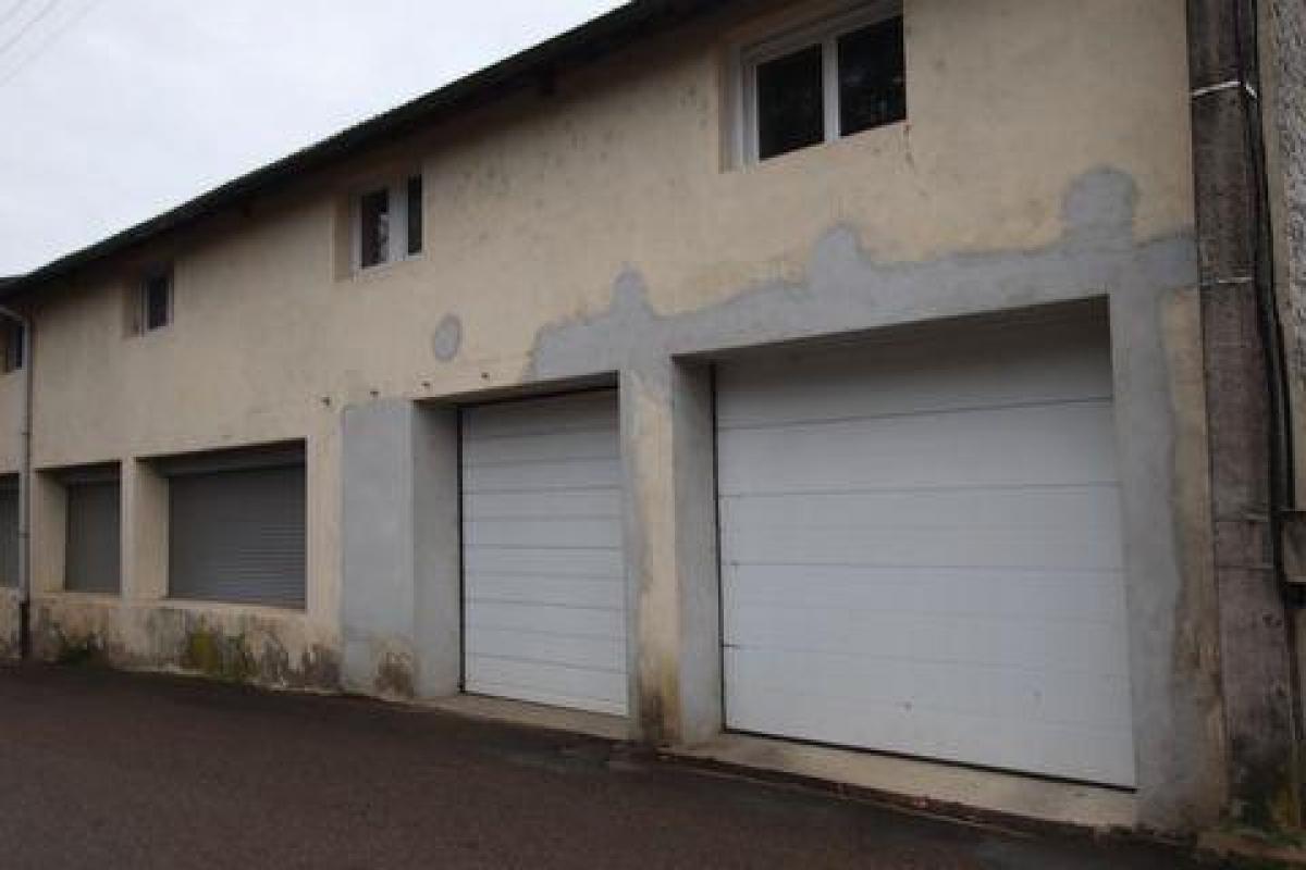 162m² Office in Chauffailles, France No. 17220