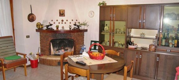 3 rooms House in Asciano, Italy No. 156920 8