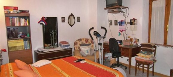 3 rooms House in Asciano, Italy No. 156920 2