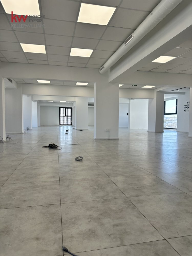 Bureau à Limassol, Cyprus 300m² No. 26801