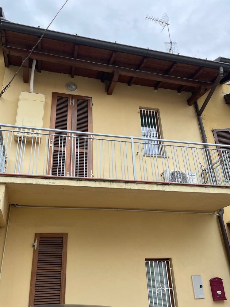 3 غرف نوم منزل ذو طابقين في Bareggio, Italy رقم 382902