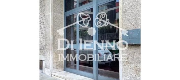 3 rooms Apartment in Rome, Italy No. 30360 8