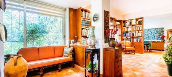 5 bedrooms Apartment in Rome, Italy No. 198052 8