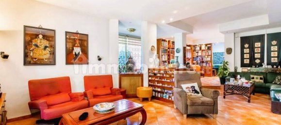 5 bedrooms Apartment in Rome, Italy No. 198052 9