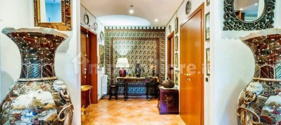 5 bedrooms Apartment in Rome, Italy No. 198052 4