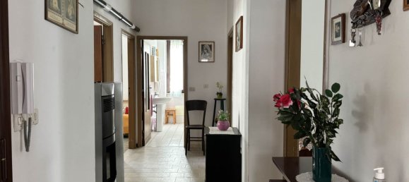 6-salle Appartement à Cagliari, Italy No. 51569 3