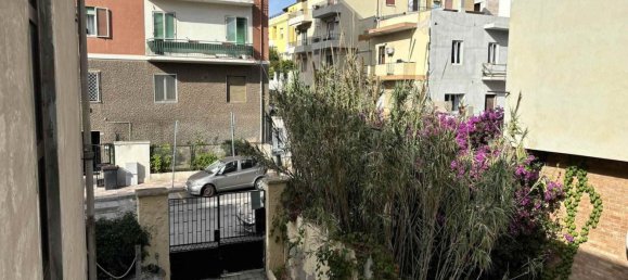 6-salle Appartement à Cagliari, Italy No. 51569 2
