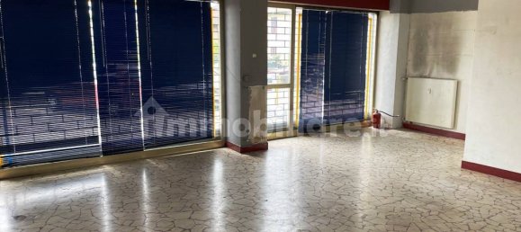 Коммерческая недвижимость с 2 комнатами в Бергамо, Италия № 110217 10