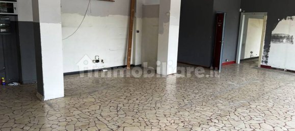 Коммерческая недвижимость с 2 комнатами в Бергамо, Италия № 110217 7