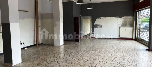 Коммерческая недвижимость с 2 комнатами в Бергамо, Италия № 110217 2