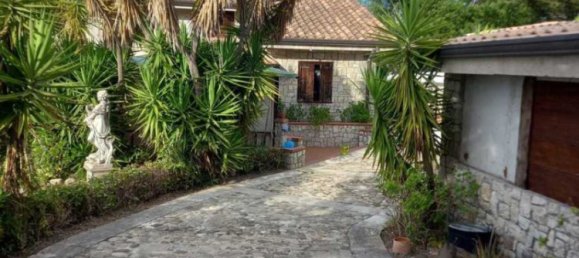 2 bedrooms Villa in Ciminna, Italy No. 311970 4