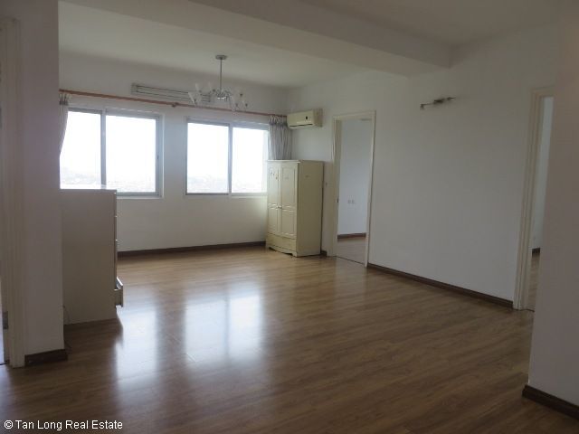 4 bedrooms Apartment in Tay Ho, Vietnam No. 379