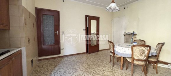 Casa de 3 dormitorios en Livorno Ferraris, Italy No. 294138 2