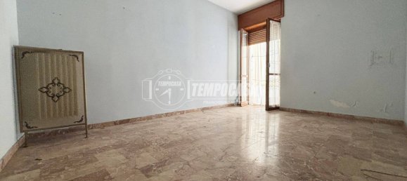 Casa de 3 dormitorios en Livorno Ferraris, Italy No. 294138 4